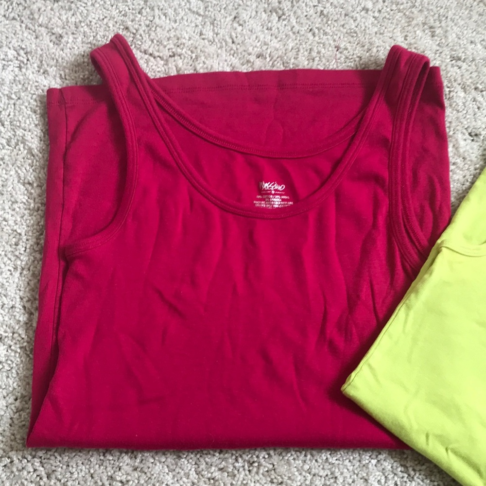 Tank top bundle - Picture 2 of 4